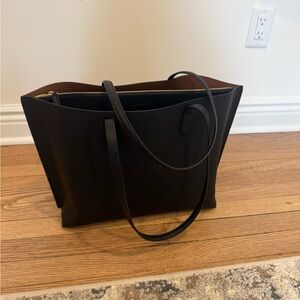 Quince leather Black Tote Bag